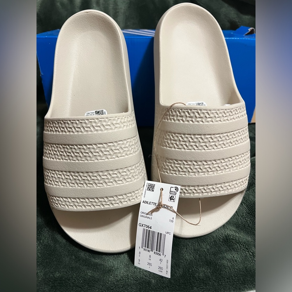 Adilette Ayoon women